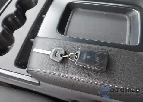 2015 Chevrolet Silverado 1500 1Lt из США, поврежденный, VIN 1GCVKREC4FZ381377